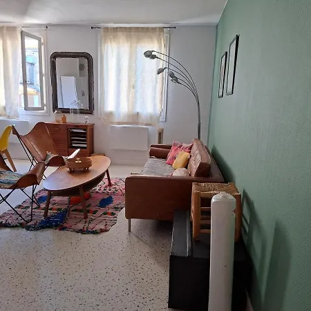Apartment Entier Au Centre De